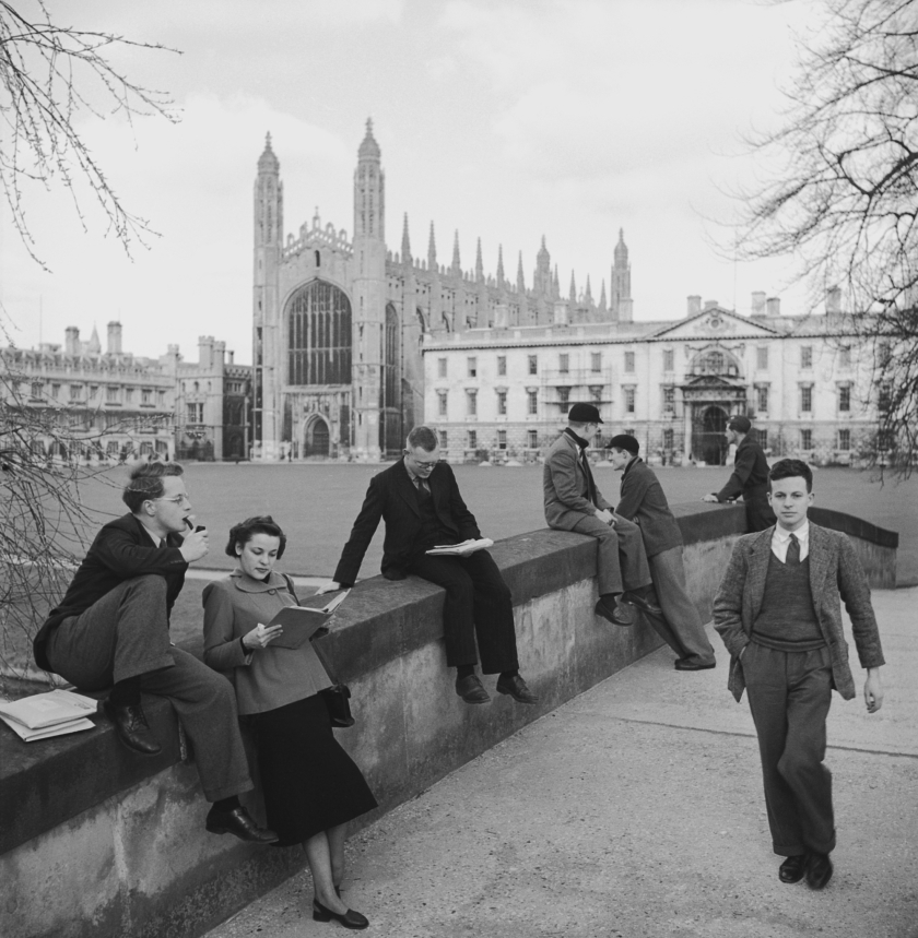 &Omicron; &Mu;έ&gamma;&alpha;&sigmaf; &Omicron;&iota;&kappa;&omicron;&nu;ό&mu;&omicron;&sigmaf; &tau;&eta;&sigmaf; &epsilon;&lambda;&lambda;&eta;&nu;&iota;&kappa;ή&sigmaf; &phi;&iota;&lambda;&omicron;&lambda;&omicron;&gamma;ί&alpha;&sigmaf;