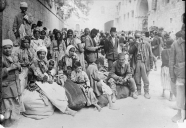 Αρμένιοι πρόσφυγες από τη Μικρά Ασία λίγο μετά το Πάσχα του 1918 στην Ιερουσαλήμ όπου έλαβαν ανθρωπιστική βοήθεια χάρη σε αμερικανικές δωρεές. Βιβλιοθήκη του Κογκρέσου.